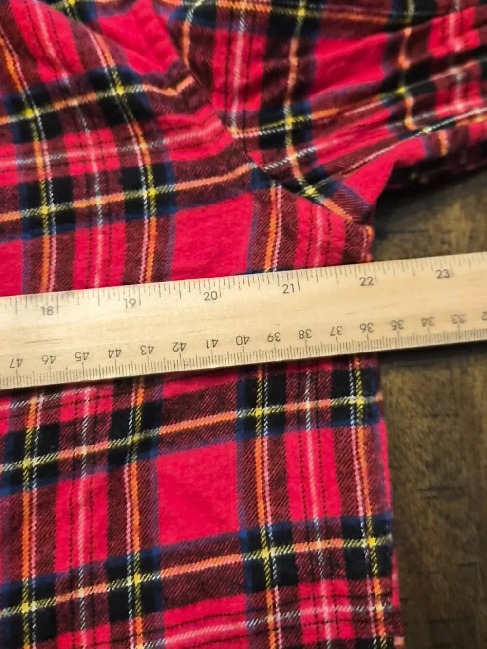 J Crew Shirt Mens Size Medium Red Plaid Flannel Long Sleeve Button Up G511